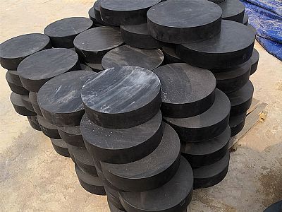 白山板式橡胶支座由若干层橡胶片与薄钢板经加压硫化